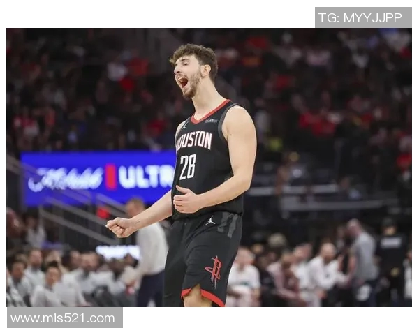 老鹰主场97-109不敌猛龙,明日背靠背迎战湖人 老鹰主场97-109不敌猛龙,明日背靠背迎战湖人